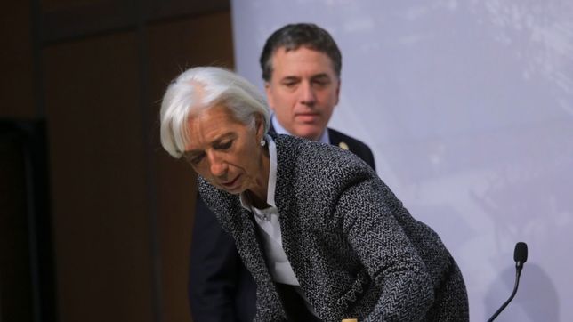 con el recorte en asignaciones, el gobierno empieza el ajuste en la anses