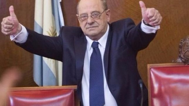 en medio de la crisis, arroyo ?regala? el espacio publico a grandes empresas