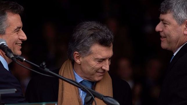 enojado y destratado, buryaile rechazo el premio consuelo de macri