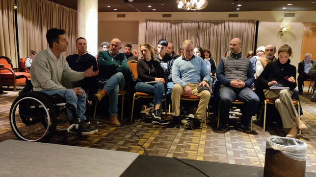 rio negro: el pro desempolva las armas para ir por la intendencia de bariloche