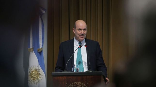habla sturzenegger: expectativa tras el super martes de freno al dolar
