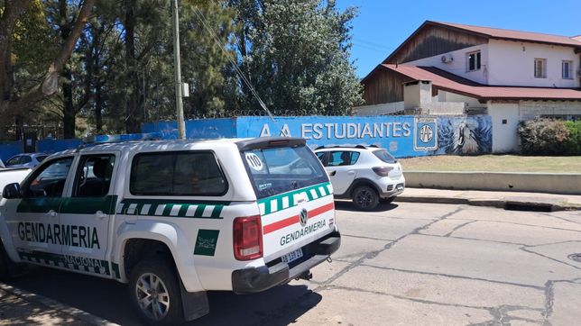 Estudiantes de Río Cuarto fue allanado a dos semanas de lograr el asecsnso a la Liga Profesional de Fútbbol de AFA.&nbsp;
