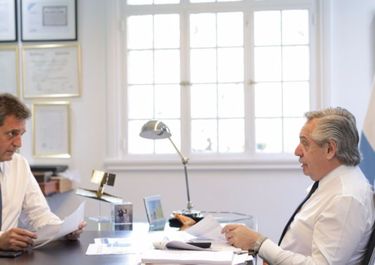 Golpeado, Fernández se arroga la paternidad del plan Massa