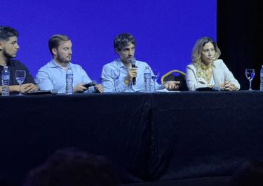 Dos de las Tres Anclas de Toto Caputo en Santa Fe, junto a Agustín Pellegrini y Romina Diez.