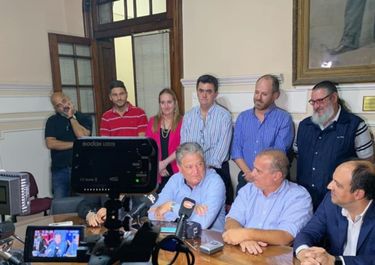 Corral, la piedra en el zapato de la UCR unida que comulga con Lifschitz