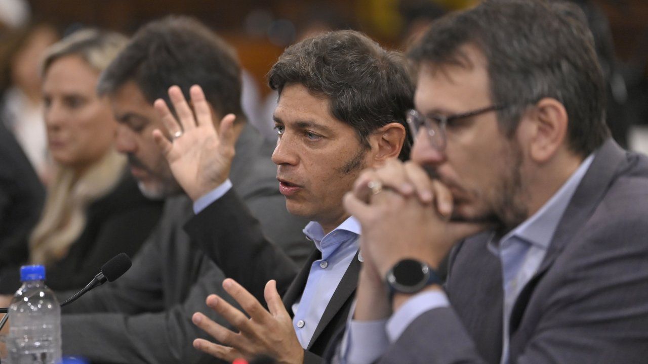 Axel Kicillof, con intendentes en la gobernación.