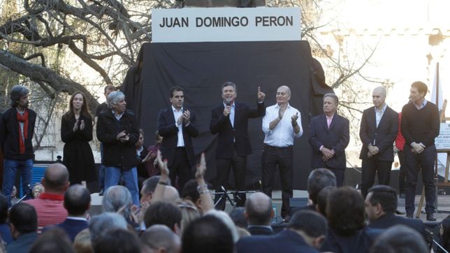 macri junto a moyano, duhalde y venegas y se entrego a un ritual de peronismo explicito macri junto a moyano, duhalde y venegas y se entrego a un ritual de peronismo explicito