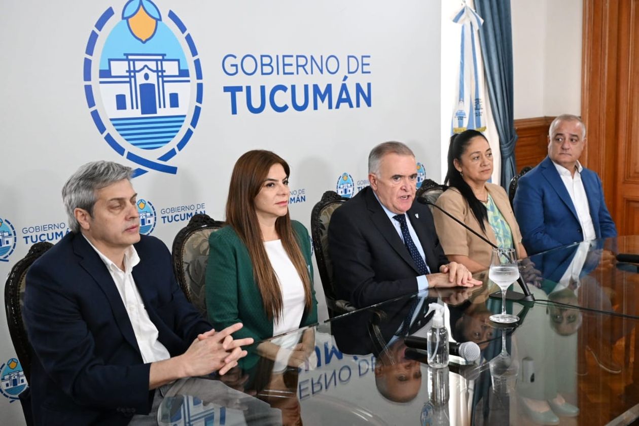 Conferencia de prensa de Osvaldo Jaldo junto a los diputados electos por la Provincia de Tucumán