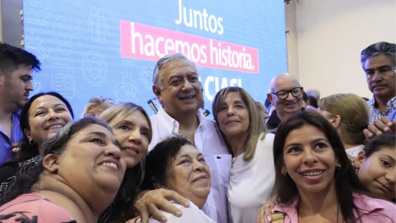 La militancia acompañó el lanzamiento de Cassani como candidato a gobernador de Corrientes. 