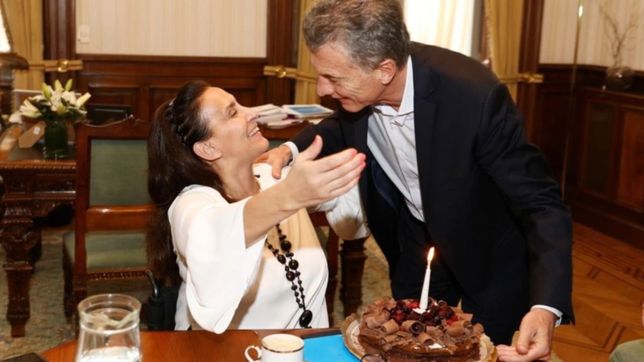 ante todo, el equipo: macri corto su dia de tension con una torta para michetti