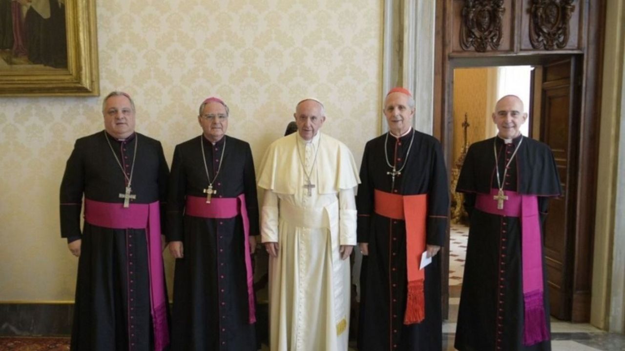 Los apóstoles del papa para alumbrar el pacto social albertista