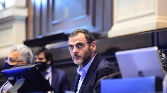 Adrián Urreli.
