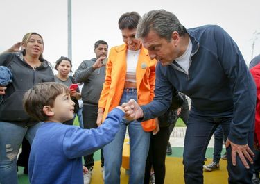 Massa ya suma 1,2 billón de costo fiscal y prepara más medidas antes de la veda de anuncios Massa ya suma 1,2 billón de costo fiscal y prepara más medidas antes de la veda de anuncios