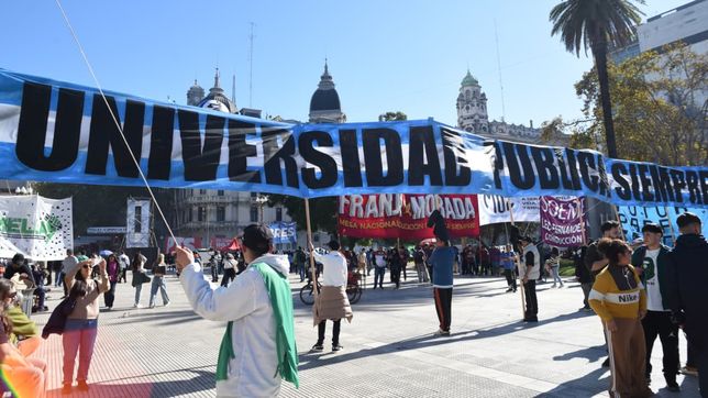 las universidades vuelven a la calle con una marcha que une a todo el arco opositor contra el gobierno
