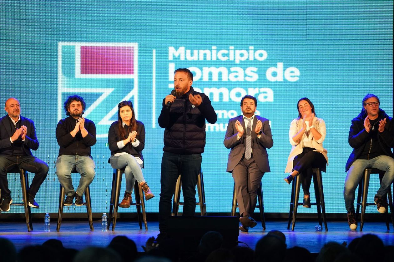 Federico Otermin junto a funcionarios bonaerenses.
