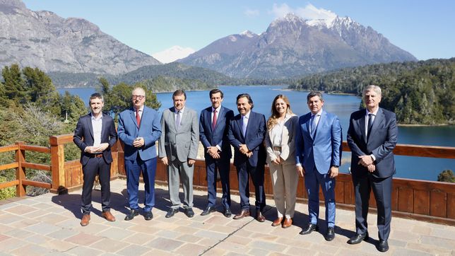 Siete representantes provinciales junto al secretario general del CFI, Ignacio Lamothe.