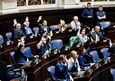 Kirchner y Massa, a Kicillof: la Legislatura es nuestra