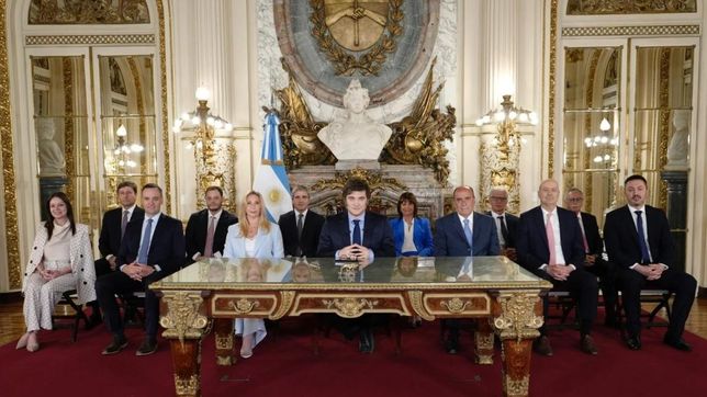 Javier Milei y su gabinete.