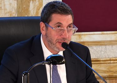 Juan Manuel Olmos pone a la AGN en campaña y alimenta la chance de una candidatura con el oro del BCRA
