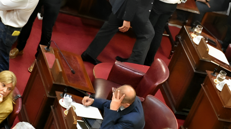 La banca vacía del diputado provincial Omar Perotti.