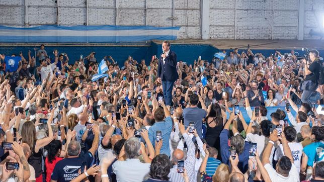 Sergio Massa durante el acto en General Paz Juniors, su último acto en Córdoba.&nbsp;