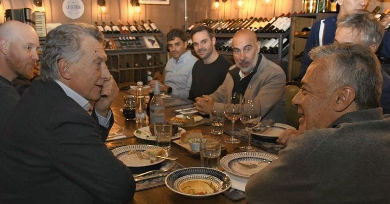 Las visitas a las provincias que inició hace dos meses Mauricio Macri, están precedidas por una avanzada que protagonizan tres dirigentes de su máxima confianza que trabajan para reconstruir la estructura política del PRO.