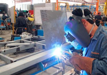 La industria cayó 7% en mayo y acumula casi 10% de baja en el año
