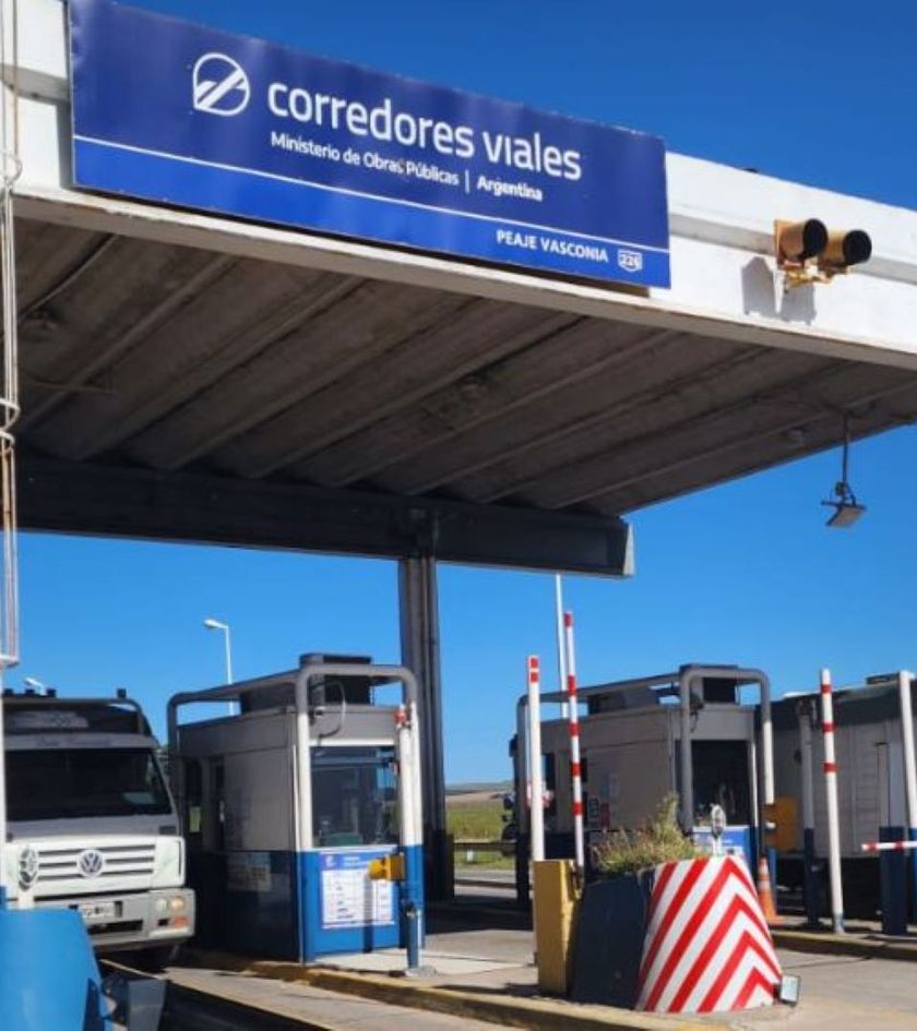 Postas de peaje en las rutas argentinas de Javier Milei y Toto Caputo