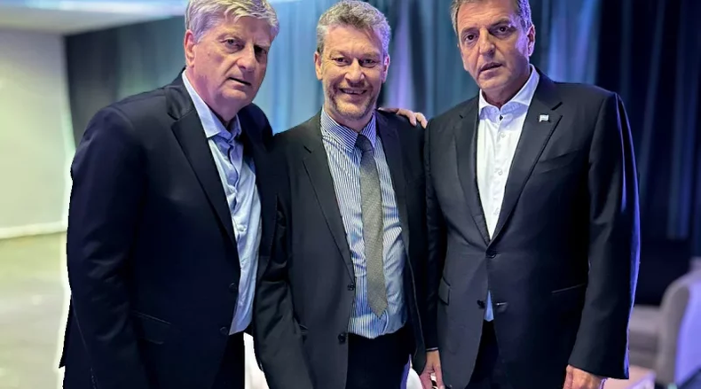 Oscar Alpa se jugó en la campaña del año pasado: bancó a Sergio Massa junto al gobernador de La Pampa Sergio Ziliotto.