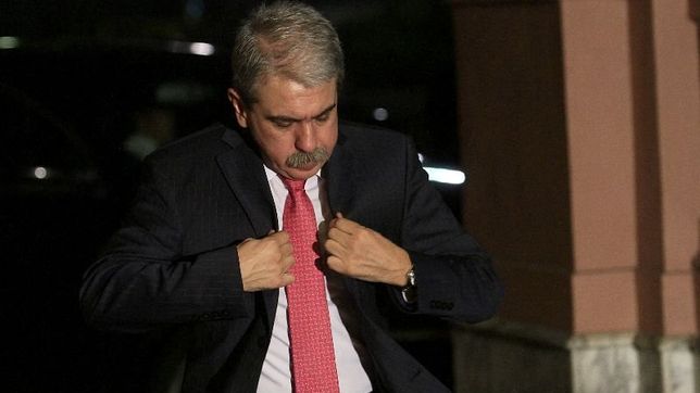 anibal se muestra con la ?ola naranja? y se alinea con scioli