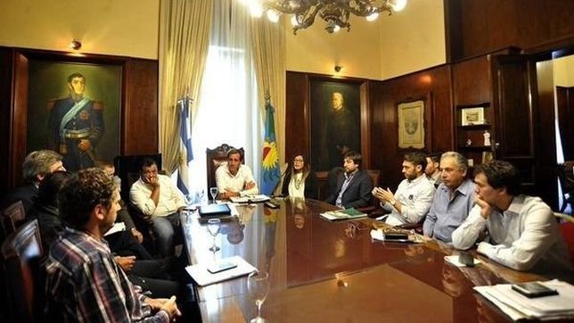 garro se paro en un dia de gestion para disipar rumores de licencia