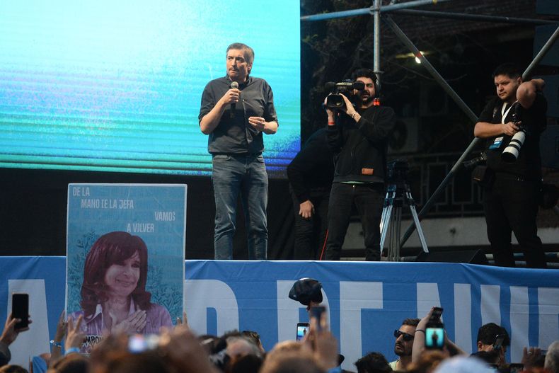 Máximo Kirchner en La Plata - Atenas