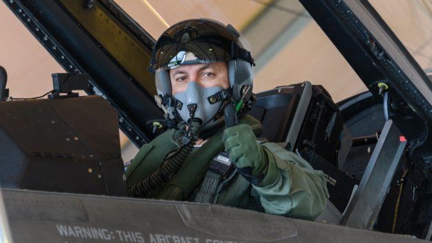 Javier Milei paga $ 77.000 millones por los aviones de combate F-16 que voló Luis Petri