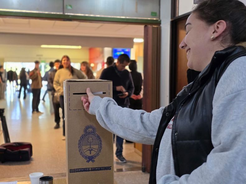 Aunque hubo lista &uacute;nica para los cargos fundamentales, la participaci&oacute;n en las elecciones fue alta, con importante presencia juvenil. FOTO: www.radiokermes.com