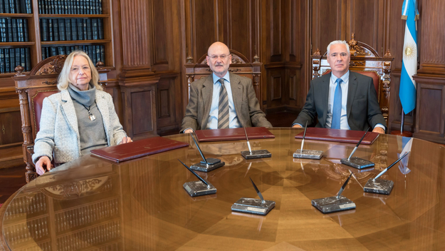 La Suprema Corte de la provincia de Buenos Aires, hoy: Hilda Kogan, Daniel Soria y Sergio Torres.