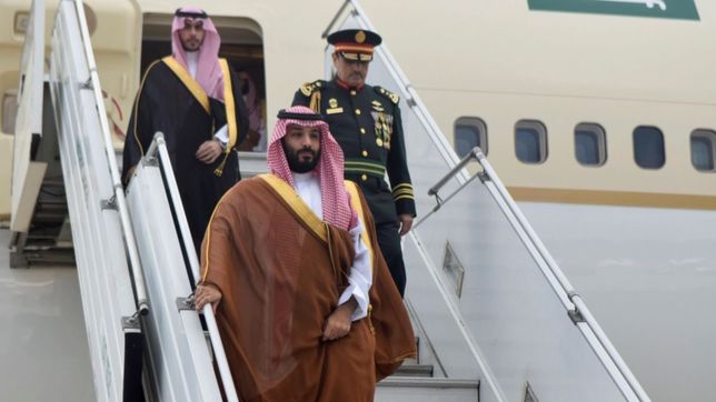 el principe de arabia saudita llego a la argentina en medio de denuncias