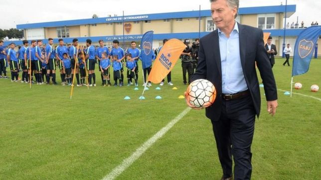 macri miro el var y reculo: ?la decision es de los clubes?