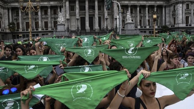 con marchas a favor y en contra y 30 oradores arranca el debate por el aborto