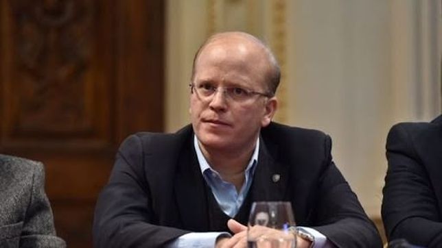 contigiani se pega a un historico caudillo de la ucr para sobrevivir