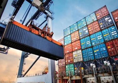 El consumo recibe el impacto de la apertura comercial de Javier Milei