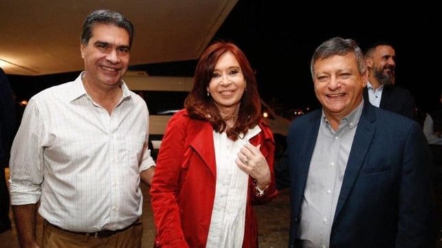 cfk le nego boleta a un gobernador peronista por jugar en el medio