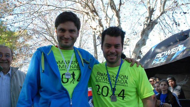 Maximiliano Pullaro y Luis Persello tras participar de una maratón en Arroyo Seco hace 9 años.