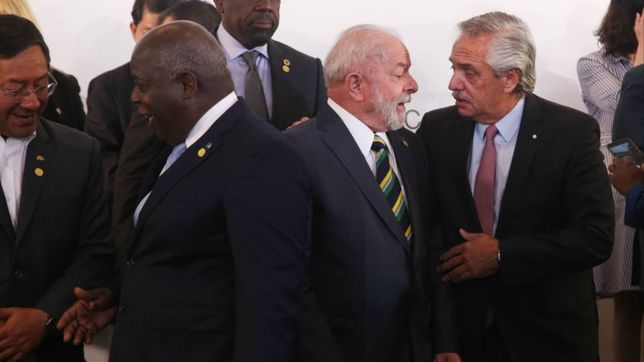 fernandez dejo el mando de la celac y apuesta todo a su sociedad con lula