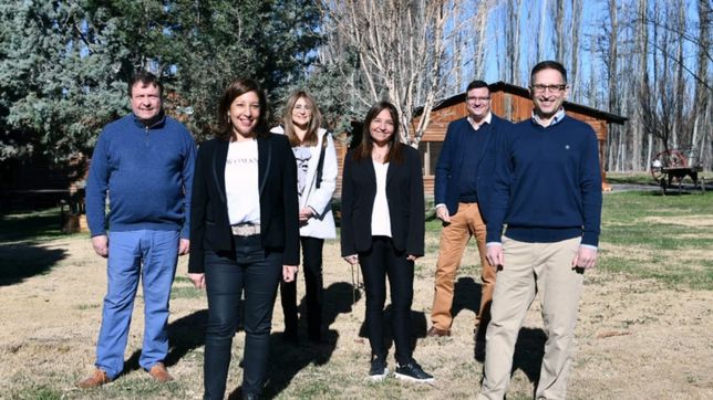 weretilneck arma una cumbre de premios y castigos para recuperar el pago chico