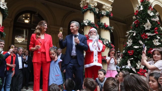 despues de ?un ano muy duro?, macri para, pero muda la rosca a la patagonia