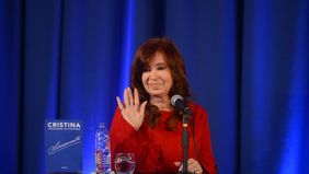 Cristina vuelve al ruedo y presenta su libro en La Matanza