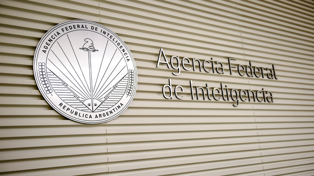 el ajuste llego a la afi: milei lanza un regimen de retiro voluntario para espias el ajuste llego a la afi: milei lanza un regimen de retiro voluntario para espias