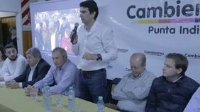 Con una importante tropa de dirigentes, Cambiemos presentó mesa en territorio K