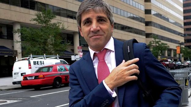 Toto Caputo, el dólar y las vacaciones