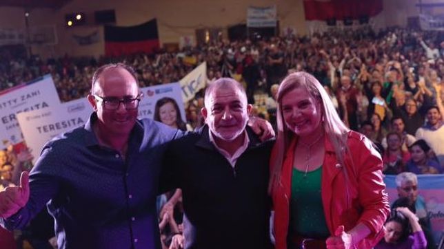 Luis Juez, junto a Maximiliano Rivarola, futuro intendente de Villa Dolores.&nbsp;